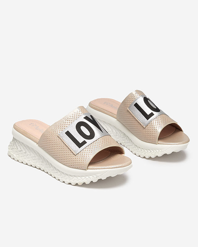 Dámske béžové lesklé papuče s nápisom Sosha- Footwear