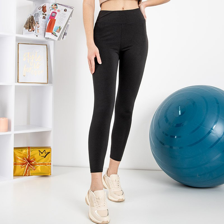 Čierne dámske legíny - oblečenie