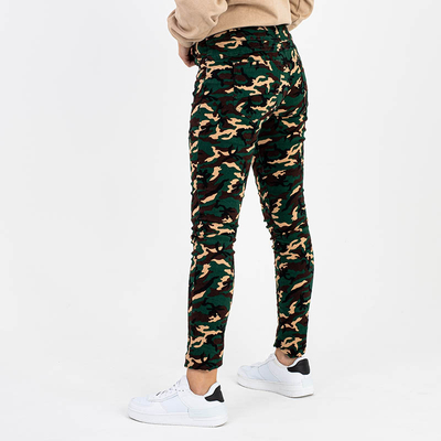 Dámske rovné camo nohavice. Oblečenie