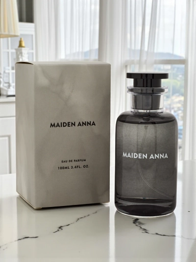 Maiden Anna - Šarmanten Parfum Z Akordi Agarja