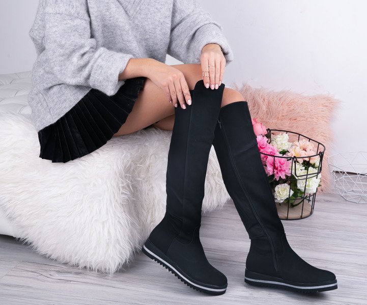 Czarne kozaki na platformie Claudia - Obuwie