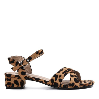 Hnedé sandále na nízkom podpätku Sana - Obuv