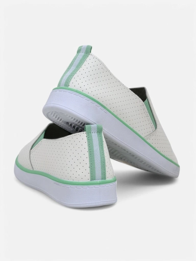 Royalfashion Dámske perforované slip-on topánky Kassias