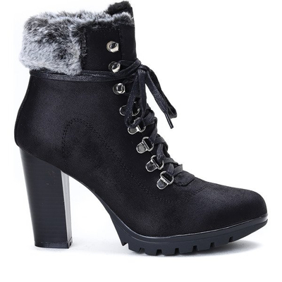 Czarne botki na słupku z futerkiem Rose - Obuwie
