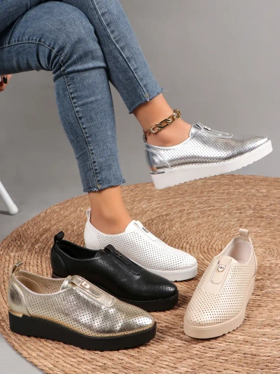 Royalfashion Dámske slip-on dierované topánky Goffies