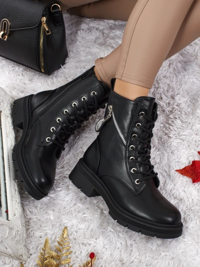 Ženski delavski škornji z okraski Kassira