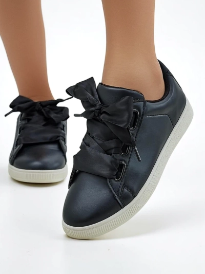 Royalfashion Dámske sneakers z ekologickej kože s dekoratívnymi šnúrkami Etti