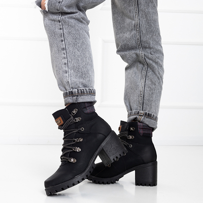 OUTLET Čierne dámske čižmy na stĺpiku Royaltan - Obuv