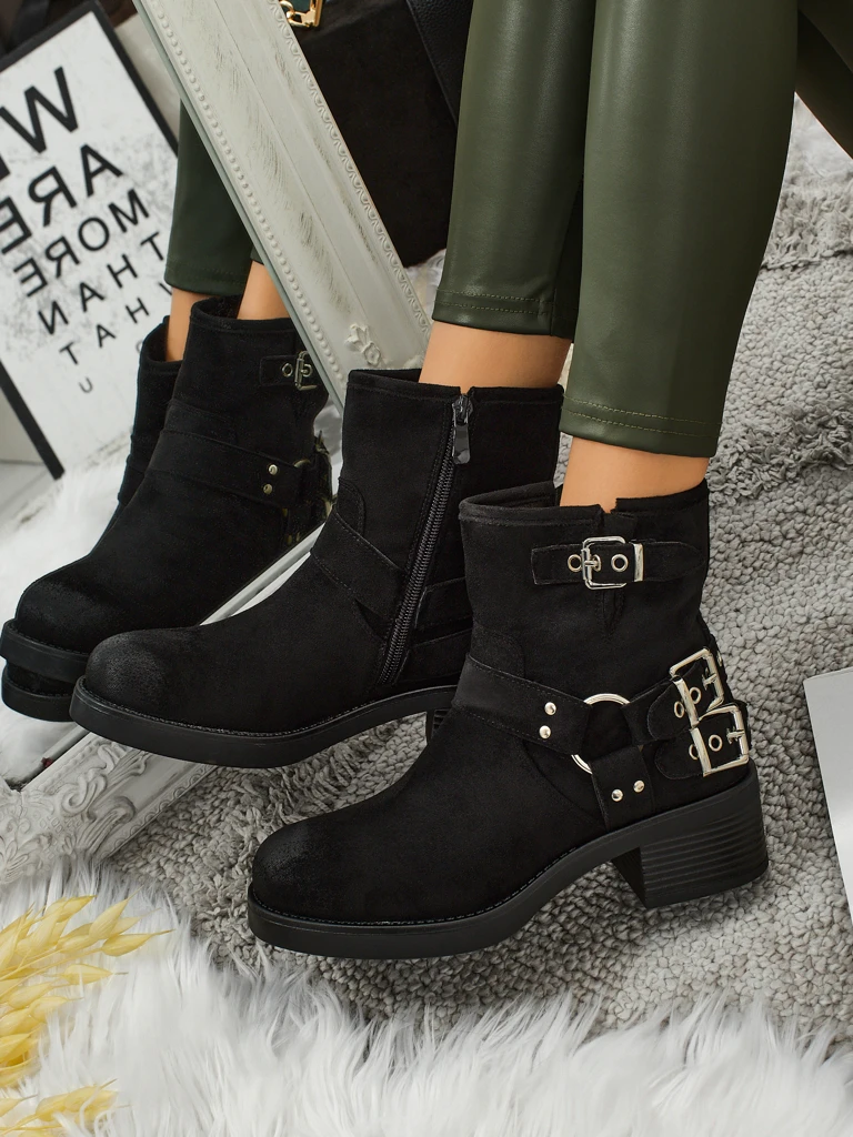 Ženski gležnarji iz eko semiša s sponkami Valtos