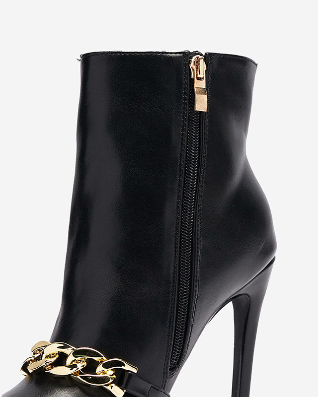 OUTLET Čierne čižmy na podpätku zdobené retiazkou Rittle- Obuv