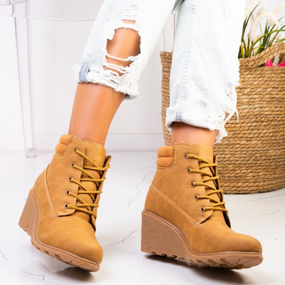 Brązowe botki na koturnie Marona - Obuwie