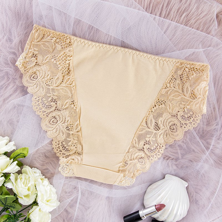 Dámske béžové nohavičky s čipkou - Spodná bielizeň