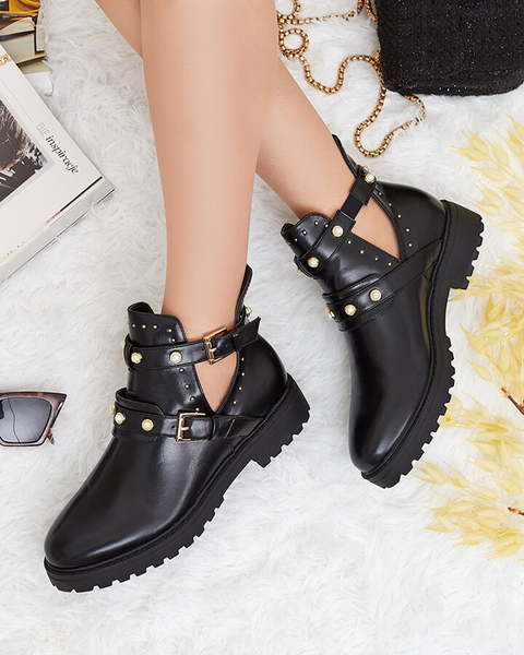 Royalfashion Čierne dámske zdobené čižmy na podpätku Pearl Elegance