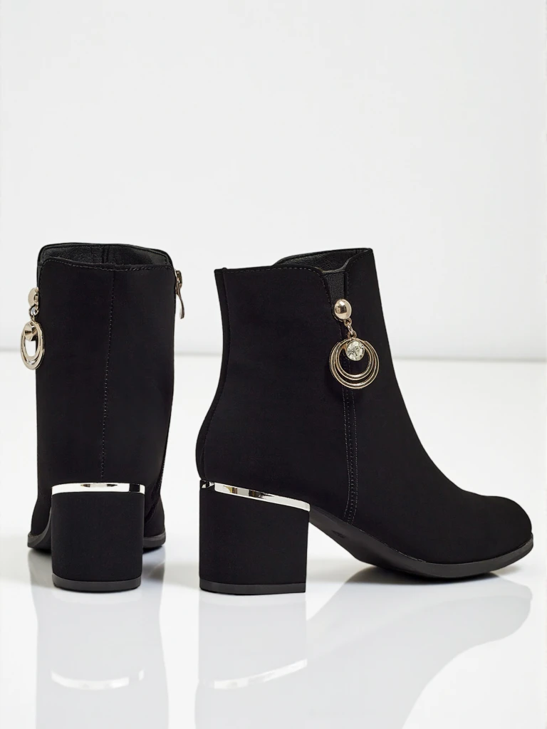 Ženski gležnarji iz eko usnja s peto Norevaya