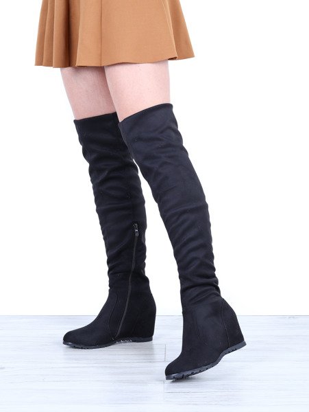 Czarne kozaki na koturnie Remi- Obuwie