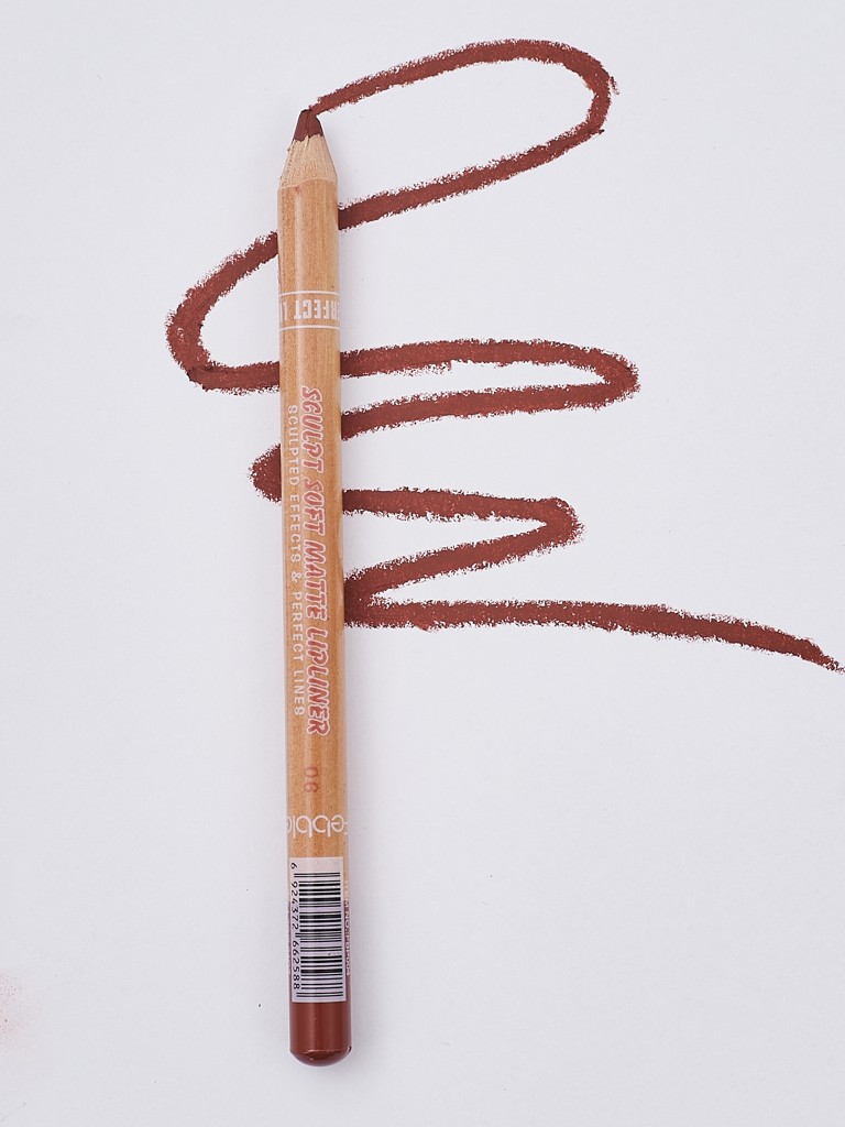 Pery na pery v odtieni Spiked with Rum