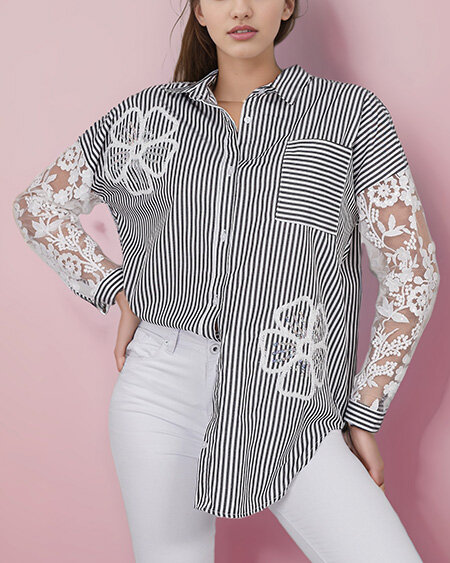 Royalfashion Dámska pruhovaná košeľa s čipkou