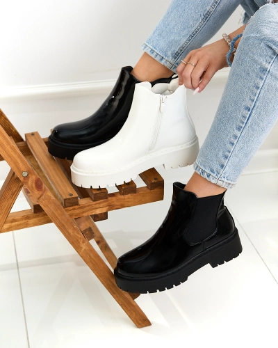 Royalfashion Čierne lakované dámske čižmy bez podpätku Glossy Chic