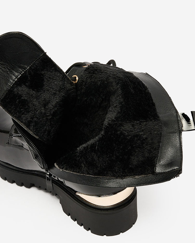 Royalfashion Dámske lakované čižmy Bagger v čiernej farbe Simbeba