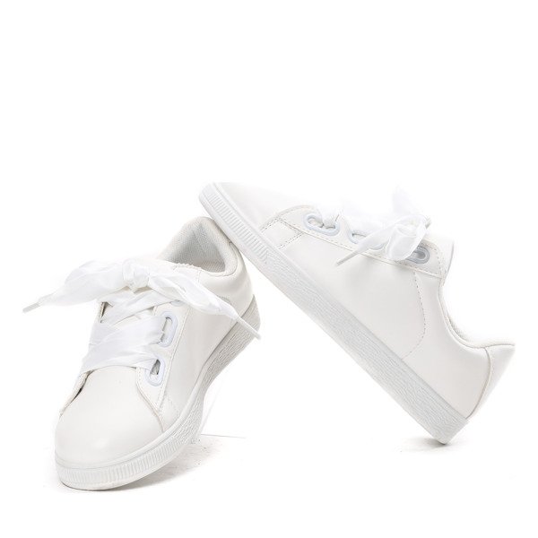 Białe sportowe buty Casja- Obuwie