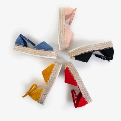 OUTLET Čierne dámske sandále a'la espadrilky na platforme Indira - Topánky