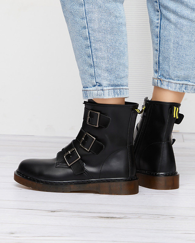 OUTLET Čierne dámske čižmy s prackami Delaras - Obuv