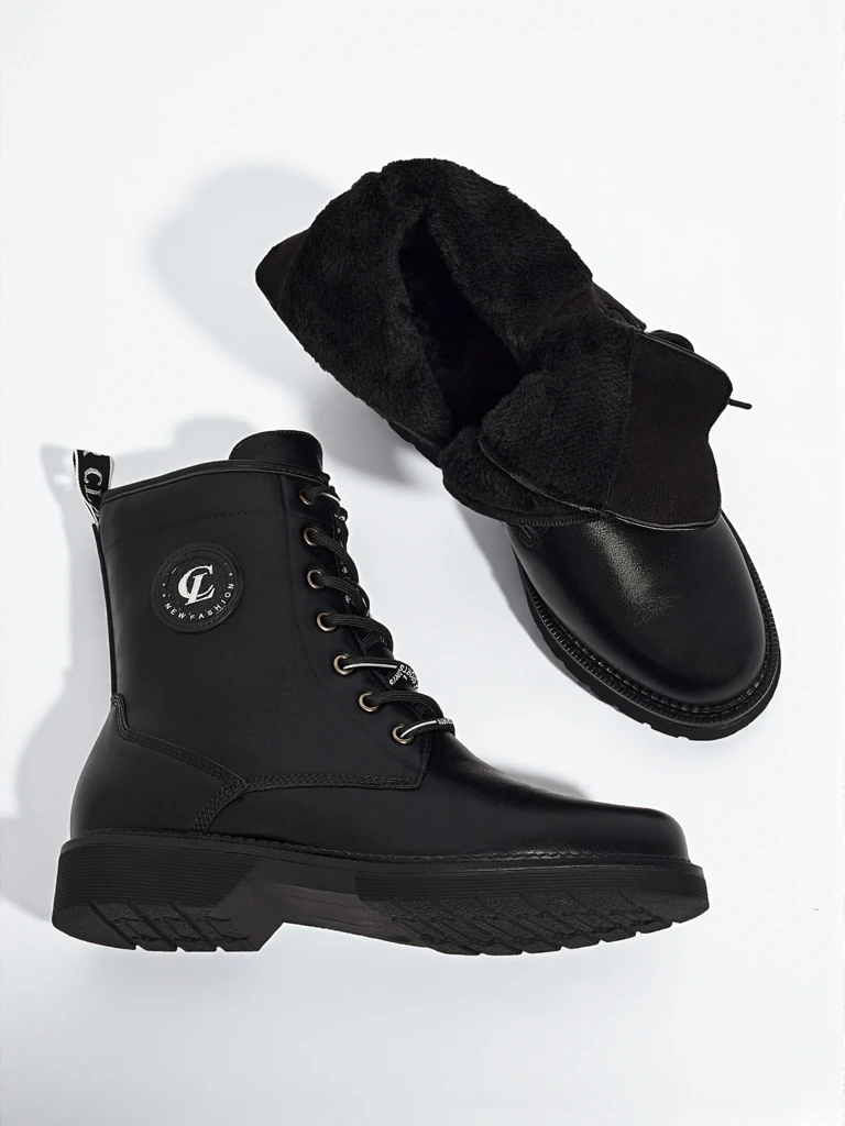 Ženski gležnarji Tavira iz eko usnja z vezalkami