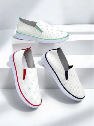Royalfashion Dámske perforované slip-on topánky Kassias
