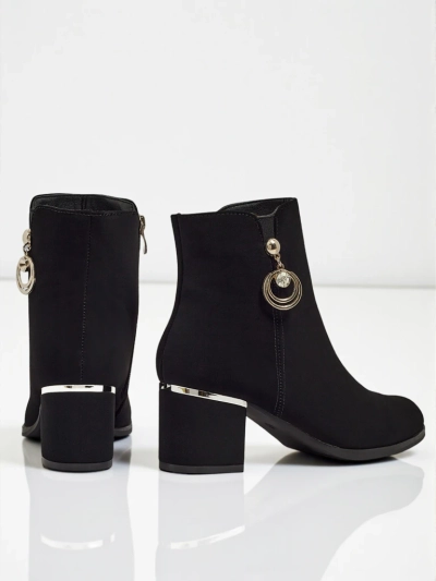 Ženski gležnarji iz eko usnja s peto Norevaya