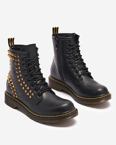 OUTLET Dámske čierne čižmy s cvočkami Operias - Obuv