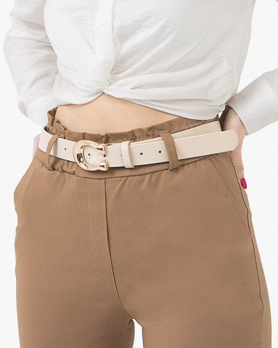 Béžový dámsky opasok so zlatou prackou v tvare "C" - doplnky