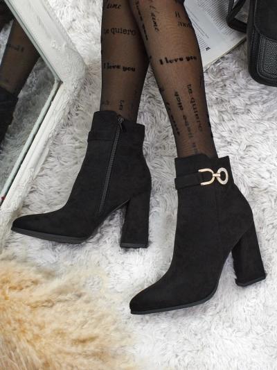 Ženski gležnjarji iz eko semiša s peto Victi