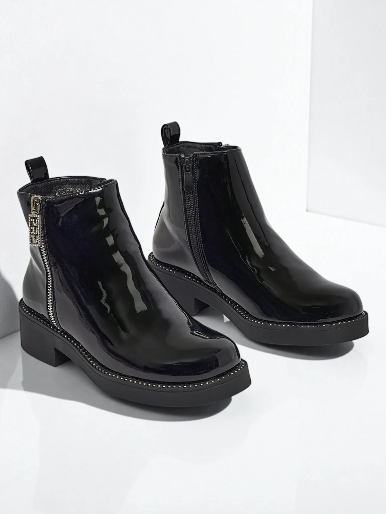 Lakirani ženski gležnarji iz eko usnja Calvera