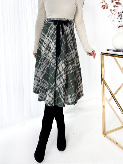 Royalfashion Zeleno-šedá dámska károvaná midi sukňa