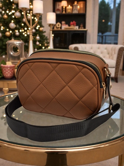 Prešita majhna ženska torbica iz eko usnja Connere