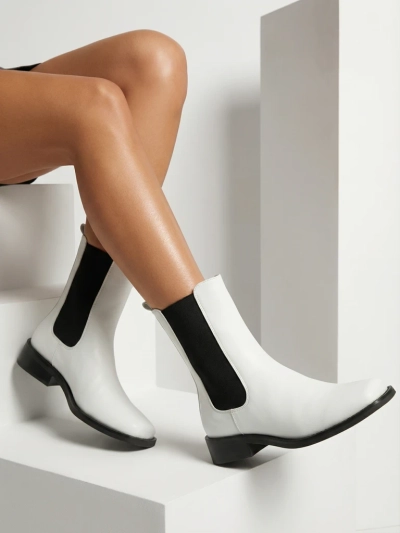 Ženski Gležnarji Astra Beli Usnjeni Elegantni za Jesen