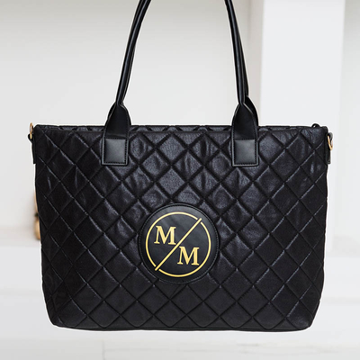 Čierna dámska prešívaná shopper taška so zlatým odznakom - Doplnky