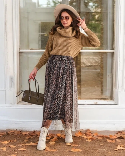 Royalfashion Vzorovaná dámska midi sukňa s tylom