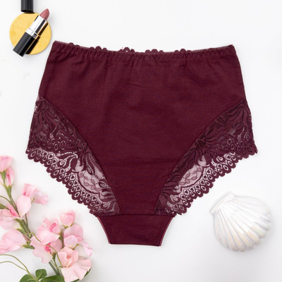 Fialové dámske nohavičky s čipkou PLUS SIZE - Spodná bielizeň