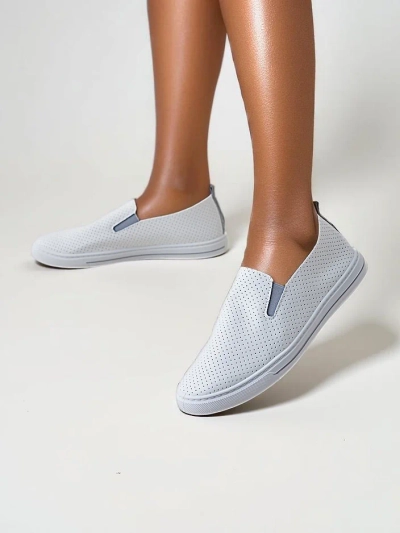 Royalfashion Dámske perforované slip-on topánky Eppes