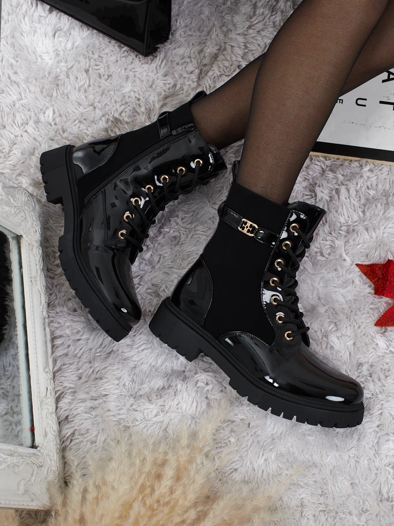 Gležnjarji z vezalkami iz mat in lakiranega eko usnja Alvinea