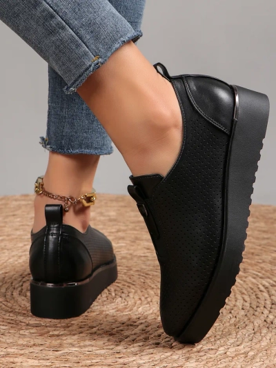 Royalfashion Dámske slip-on dierované topánky Goffies
