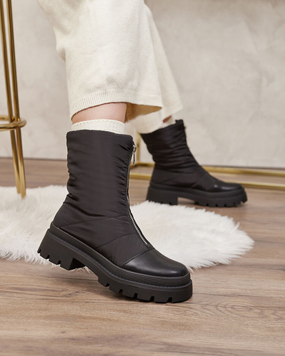 Royalfashion Dámske čižmy na plochom podpätku v čiernej farbe Tainve