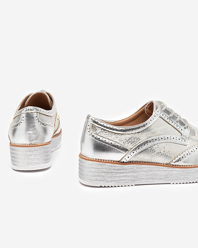 OUTLET Strieborné dámske poltopánky s vložkami a'la hadia koža Fin - Obuv