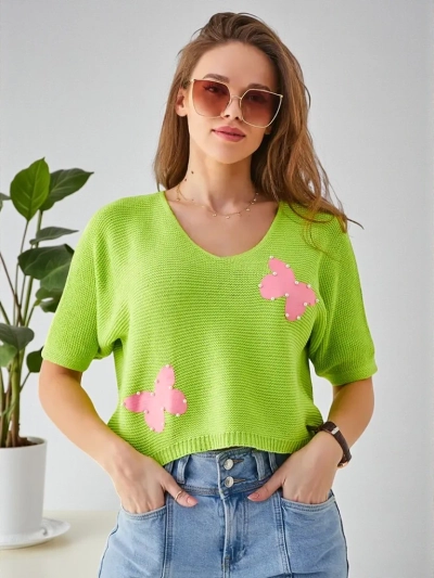 Royalfashion Dámsky krátky sveter z bavlny s motýľmi