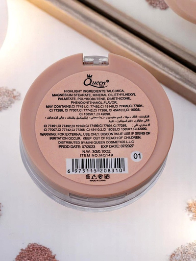 Queen Lisovaný rozjasňovač na tvár Pearl Glow