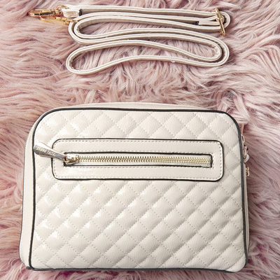 Pikowana torebka na ramię w kolorze beżowym - Torebki