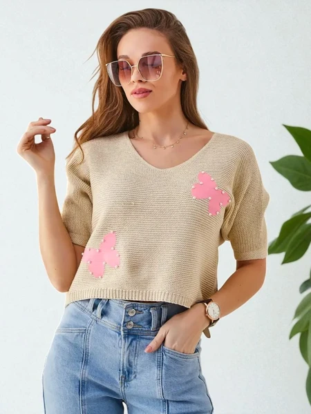 Royalfashion Dámsky krátky sveter z bavlny s motýlikmi