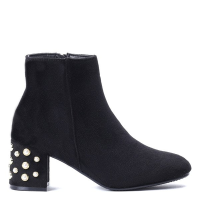 Czarne botki na słupku z perełkami Eyma- Obuwie