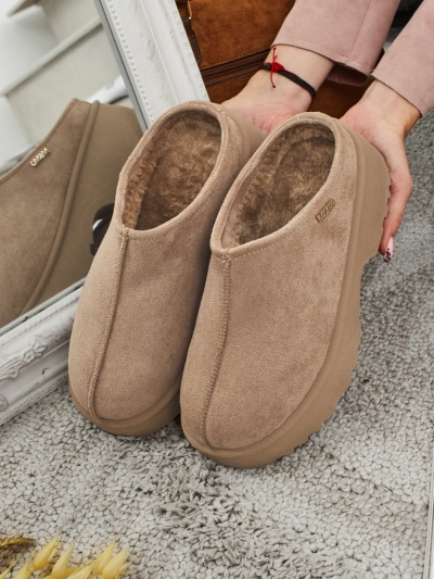 Kratki ženski škornji a'la za sneg s krznom Noelina